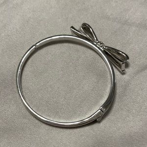 Kate Spade bow bracelet in Silver